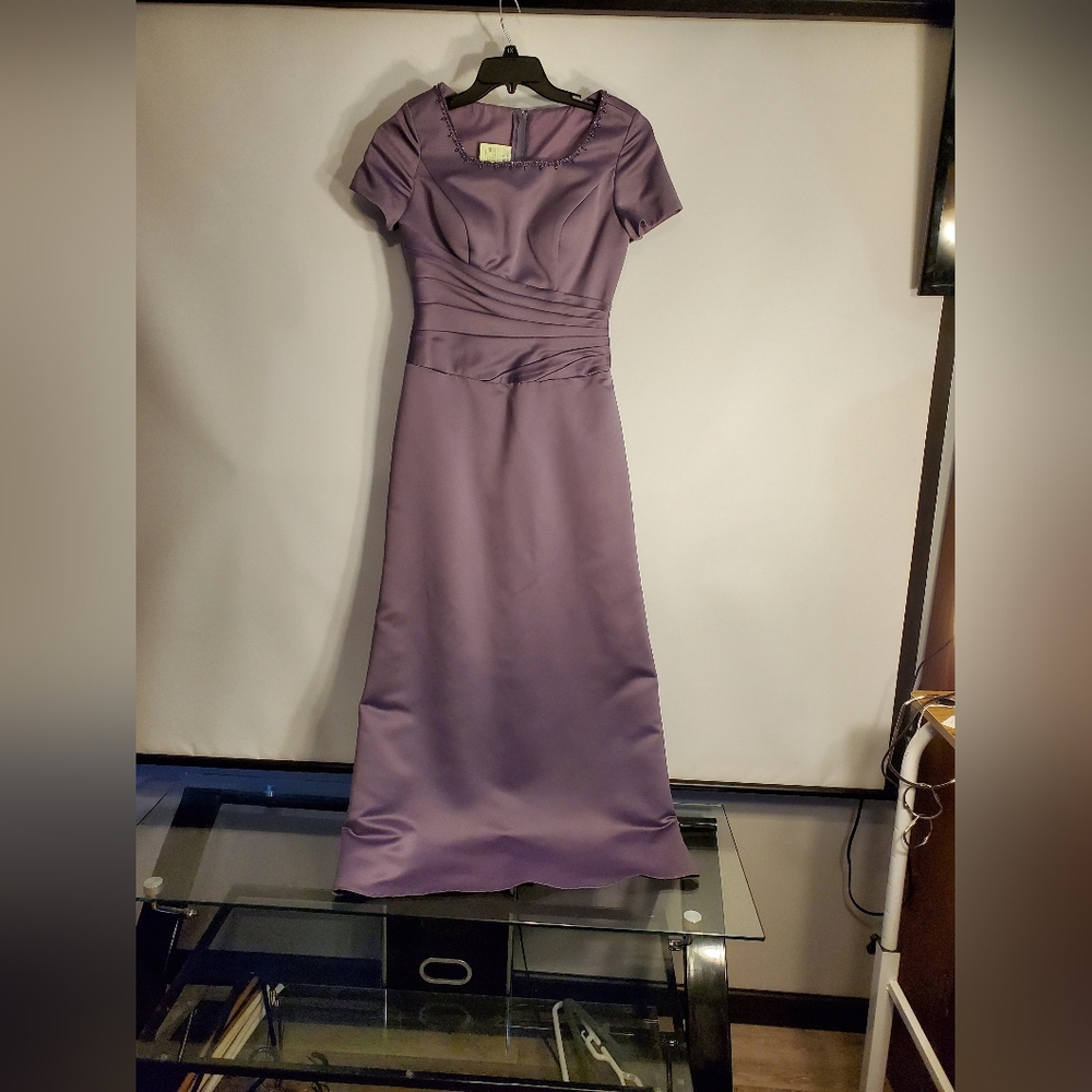 Women's Lavender Short-Sleeve Formal Dress With Beaded Detail